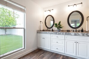 House (3 Bedrooms) | Bathroom