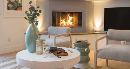 Pool + Hot Tub, Yard, Games Chic Midcentury Design Painted Sand by Avantstay