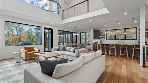 Forget-me-not by Avantstay Bold Lakefront Escape