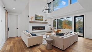 House (4 Bedrooms) | Interior - Forget-me-not by Avantstay Bold Lakefront Escape (Monterey)