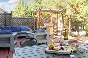 BBQ/picnic area - Hot Tub, Air Hockey, Foosball, Deck Lounge Near Sunriver & Mt. Bachelor Skiing (Bend)
