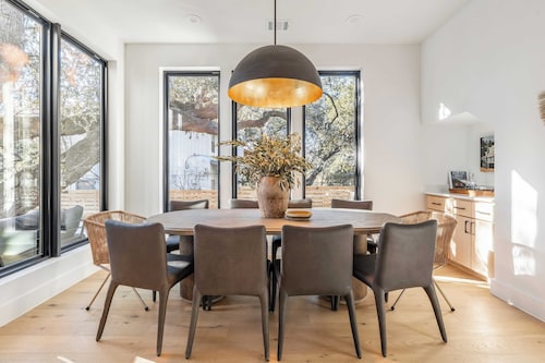 Modern Retreat w/ Pool, Guest House & Deck Lounge Henley by Avantstay