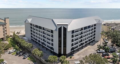 Oceanfront Top Floor Villa, Large Balcony, & Community Pool in Wild Dunes!