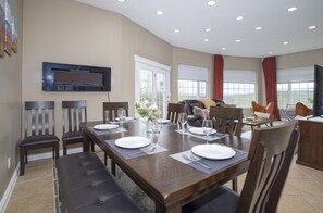 Dining - Luxury Hideaway/Stunning Vista View and Aurora (Fairbanks)