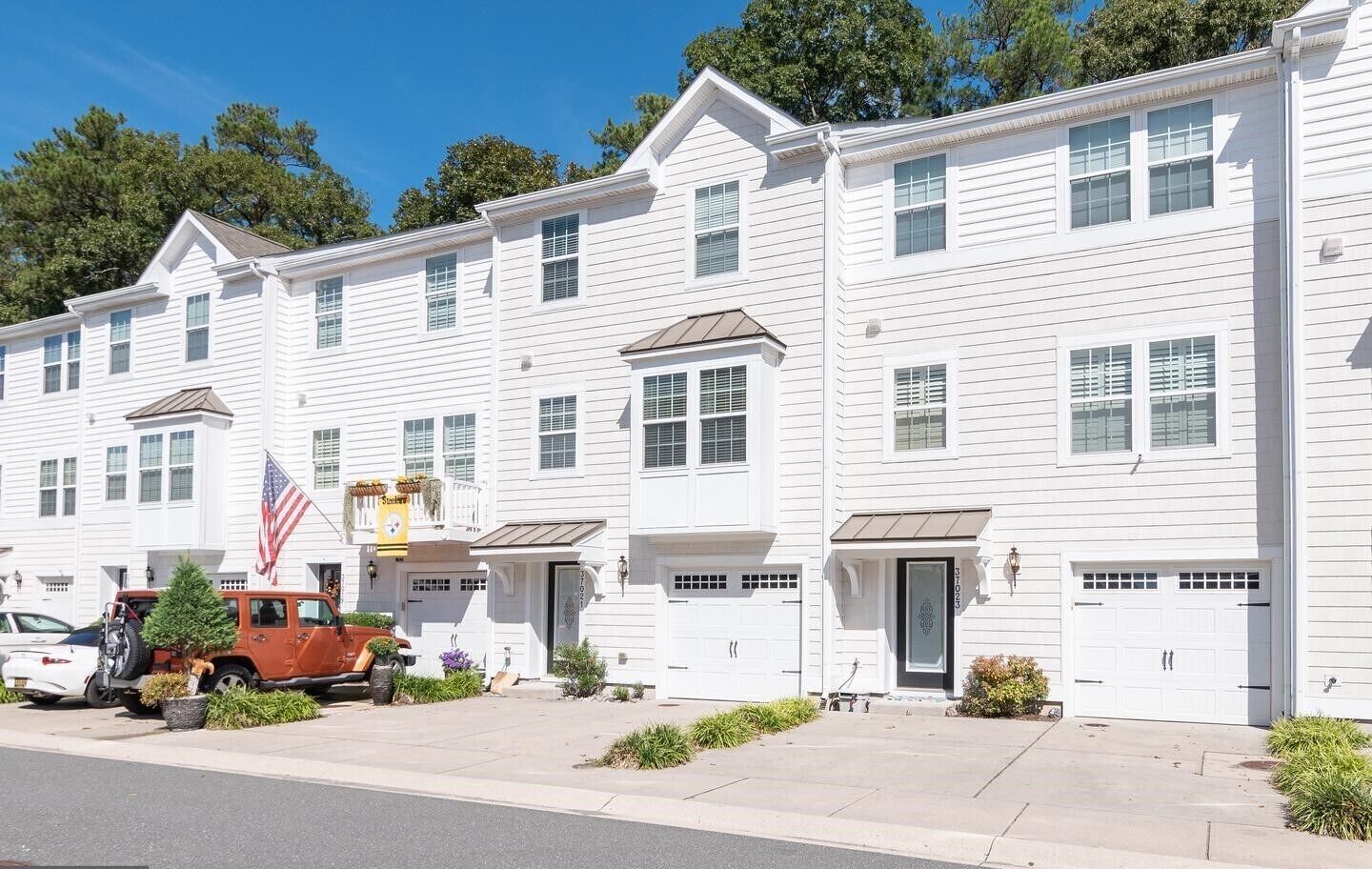 Walk/Bike to the Beach! Rehoboth Beach Townhouse w/ Pool & Parking