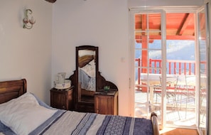 2 bedrooms, travel cot