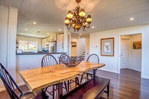 Dining - Saddleback - Rock Pond Condo 24 - right above base lodge (Rangeley)