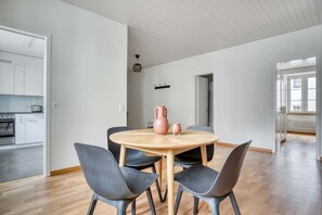 Dining - Bright Altstadt 2 Room w/ W/D, nr Old Town, by Blueground (Zurich)