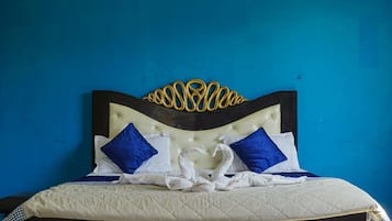 6 bedrooms, in-room safe, iron/ironing board, travel cot
