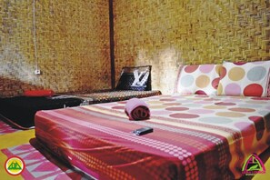 Basic Double Room, 1 Queen Bed, Patio, Courtyard View | WiFi (free) - SASAK LOMBOK BUNGALOW (Kuta)