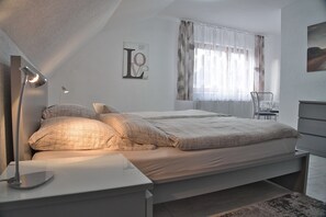 3 bedrooms, free WiFi, bed sheets - Apartment 'Kunibert' with Balcony and Wi-Fi (Stockach)