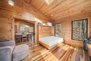 3 habitaciones, tabla de planchar con plancha, cuna de viaje y wifi 
