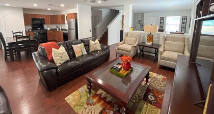Top Location! Spacious Home Near Downtown & Events