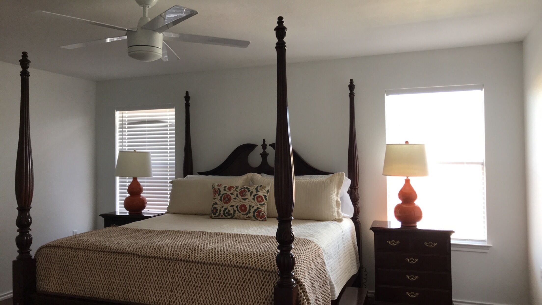 Beautiful Two story house - Deep Cleaned - Fast WI-FI - Spacious
