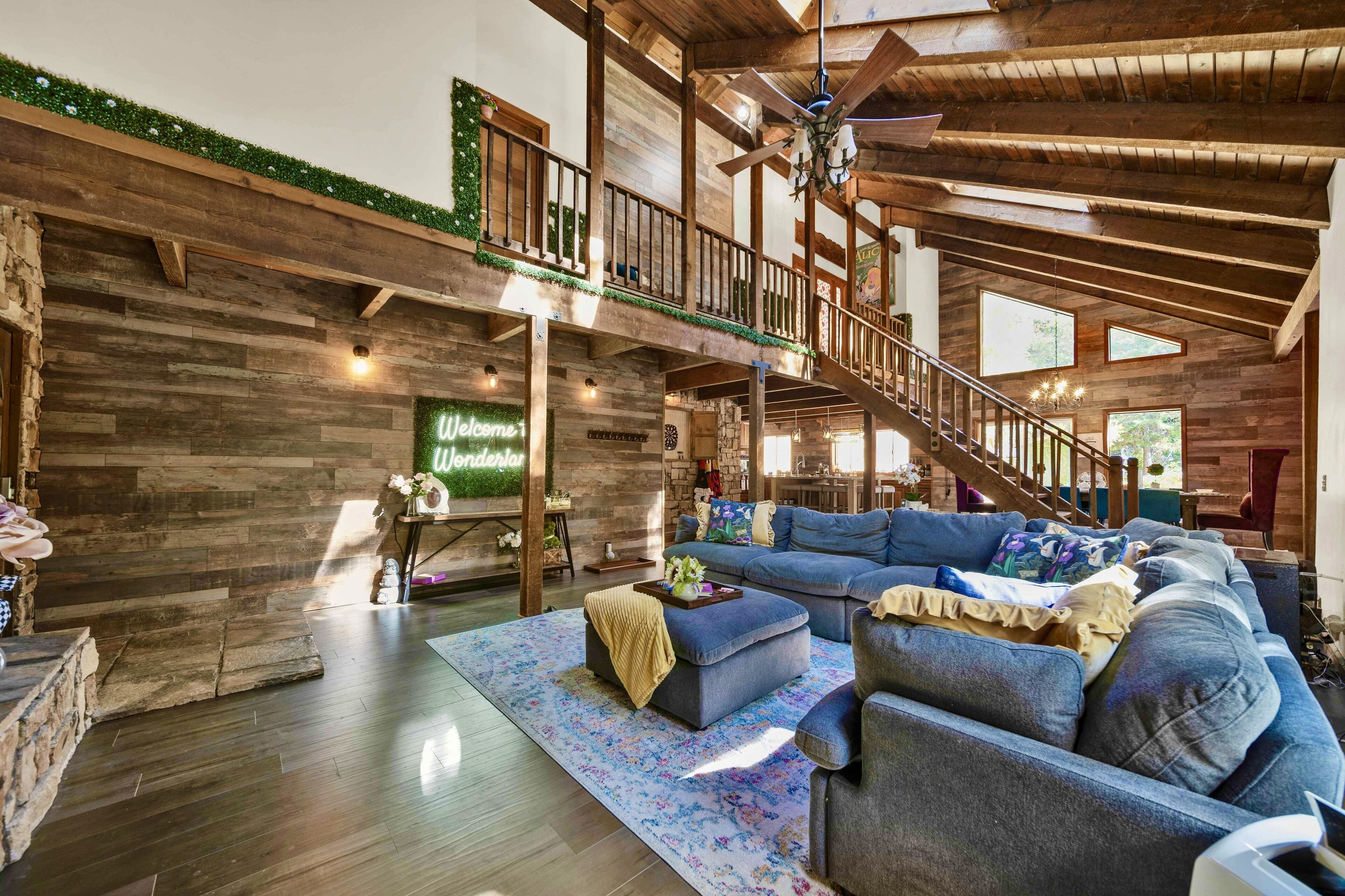 Smart TV, fireplace, books, stereo