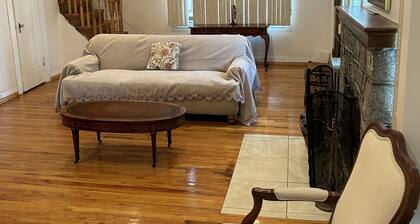 Walk to all transportation enjoy total privacy