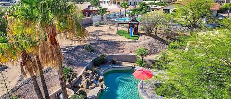 Een verwarmd zwembad