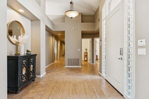 Interior - Hillside Tranquility - Desert Views, Heated Pool, Outdoor Kitchen & Light-Filled Luxury (Fountain Hills)