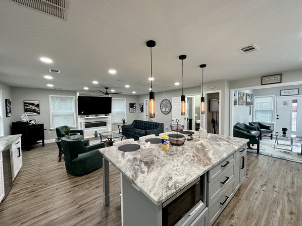 Interior - Newly Renovated Home w/Guest House & Game Room — 5 min from Stone Mountain! (Lilburn)