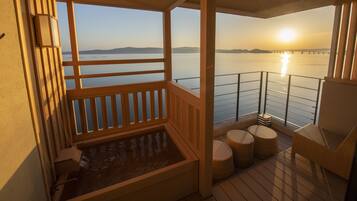 Chambre Quadruple | Vue depuis le balcon