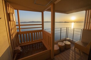 Basic Quadruple Room | Balcony view