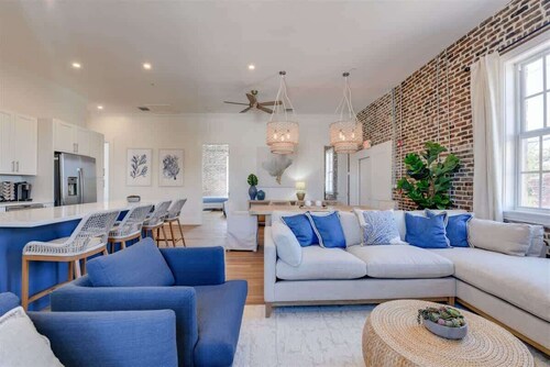 Harbor House Penthouse- B