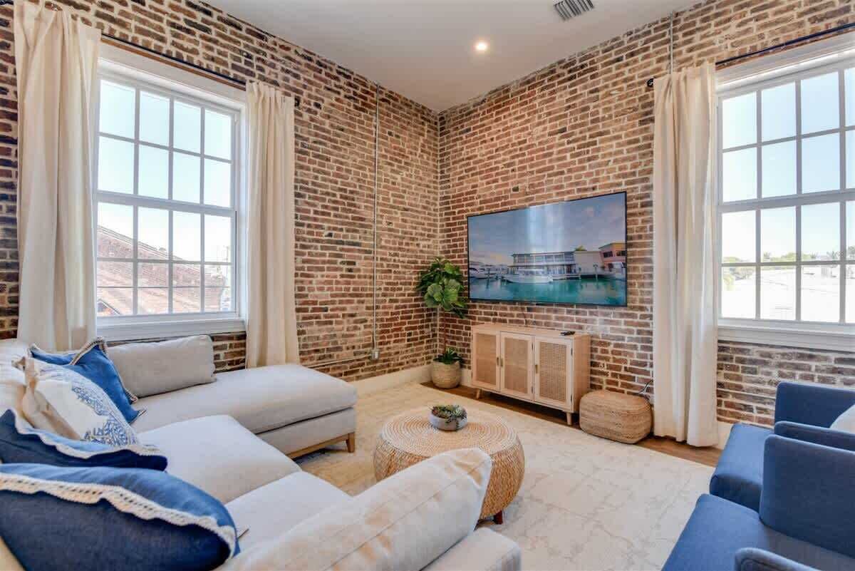 Télévision, espaces bureaux