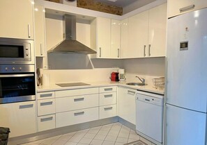 Fridge, microwave, oven, dishwasher