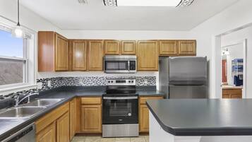 Cottage, Beberapa Tempat Tidur, dapur, pemandangan gunung | Dapur pribadi | Lemari es, microwave, oven, dan kompor