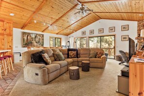 House, Multiple Beds, Patio, Mountain View (Hunter's Retreat) | Living area | 42-inch flat-screen TV with digital channels, TV, fireplace