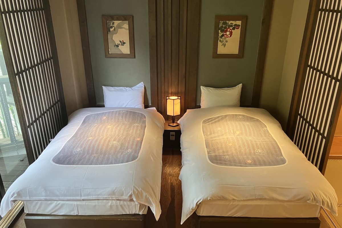Room, Non Smoking, Mountain View (AnnexJapaneseWestern,14-tatami,2beds) | Peti besi dalam bilik, Wi-fi percuma, cadar katil