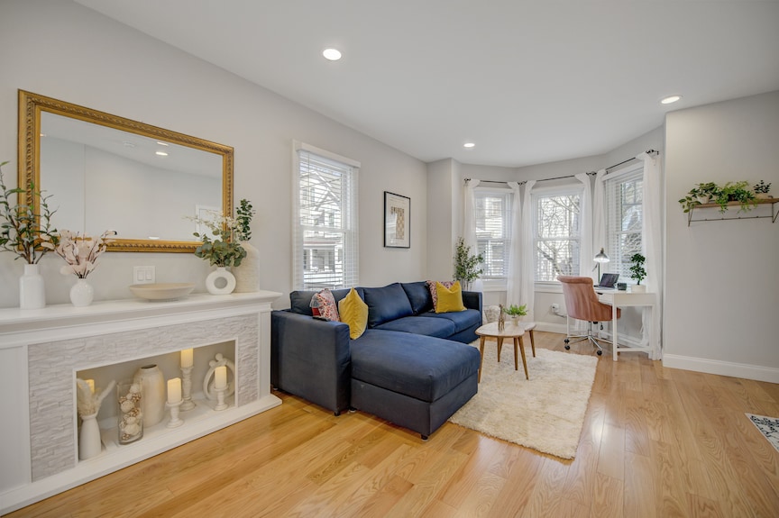Palmer Square 1br W/ Private Patio - Princeton, NJ