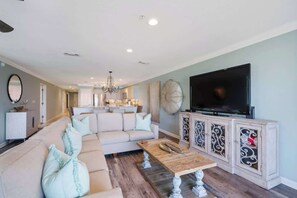 Smart TV, offices - Amalfi Coast Resort A301 (Miramar Beach)