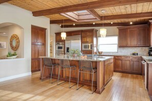 House (4 Bedrooms) | Interior - Wavebreak by Avantstay Close to Beaches/surfing (Solana Beach)