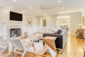 TV, fireplace, foosball, table tennis - Rockspring by Avantstay Huge Berkshires Estate (Stockbridge)