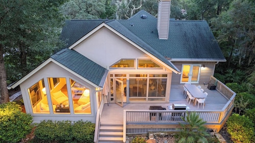 Hilton Lagoon by Avantstay Designer Home w/ Luxe Pool in Hilton Head