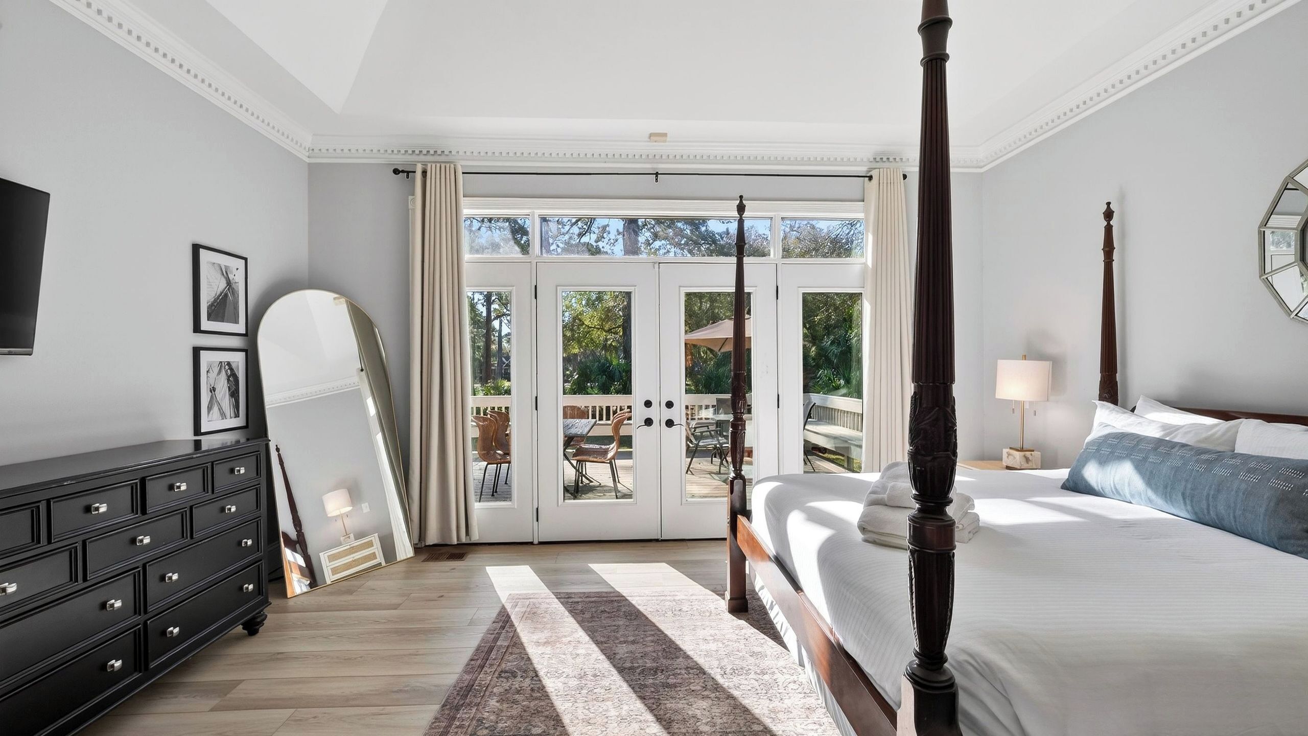 House (6 Bedrooms) | Interior