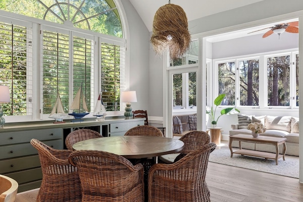 House (6 Bedrooms) | Interior