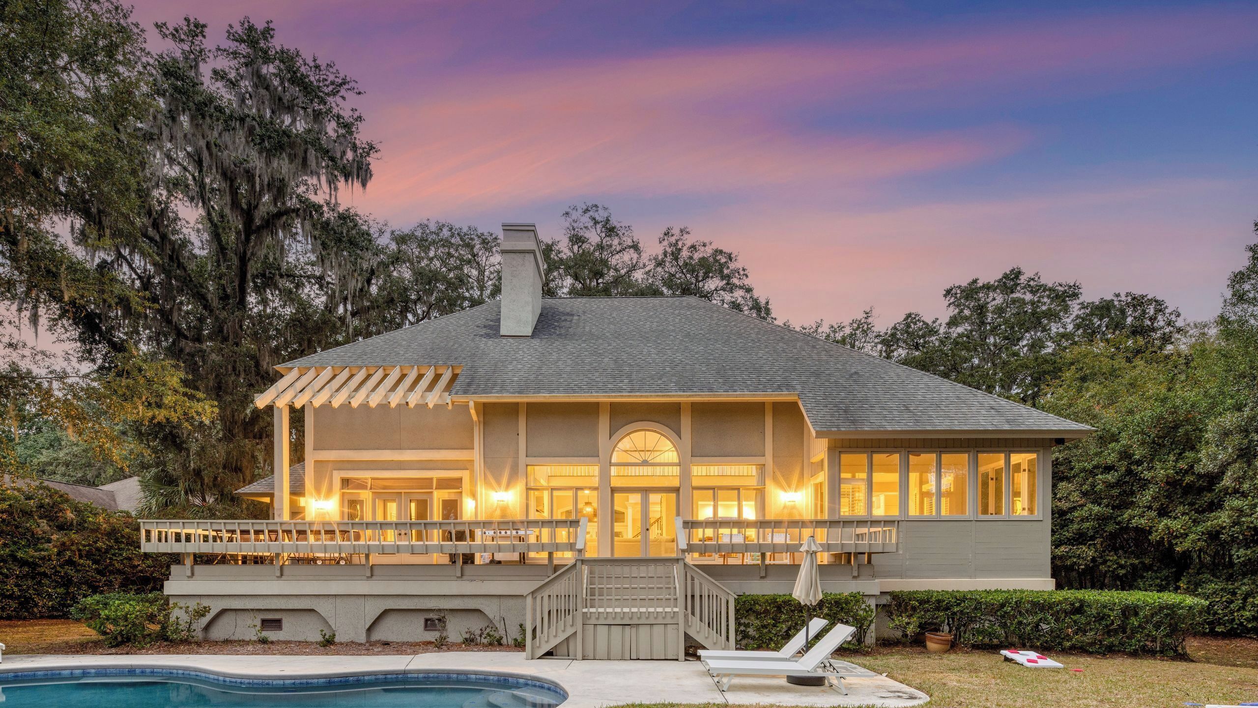 House (6 Bedrooms) | Front of property