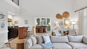 House (6 Bedrooms) | Interior