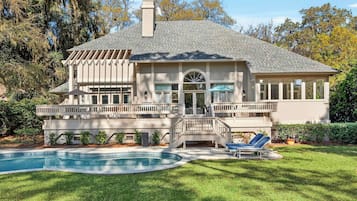 Rumah (6 Bedrooms) | Bagian depan properti