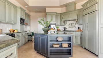 Villa (Multiple Bedrooms) | Bahagian dalam