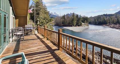 The Eagles Perch- views and adventure all around
