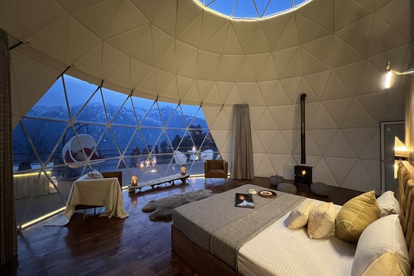 Ropa de cama de alta calidad y escritorio