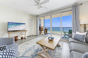 Comfort Condo, 3 Bedrooms, Balcony, Ocean View | Living room | 42-inch flat-screen TV with cable channels, TV