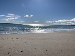 靠近海滩
