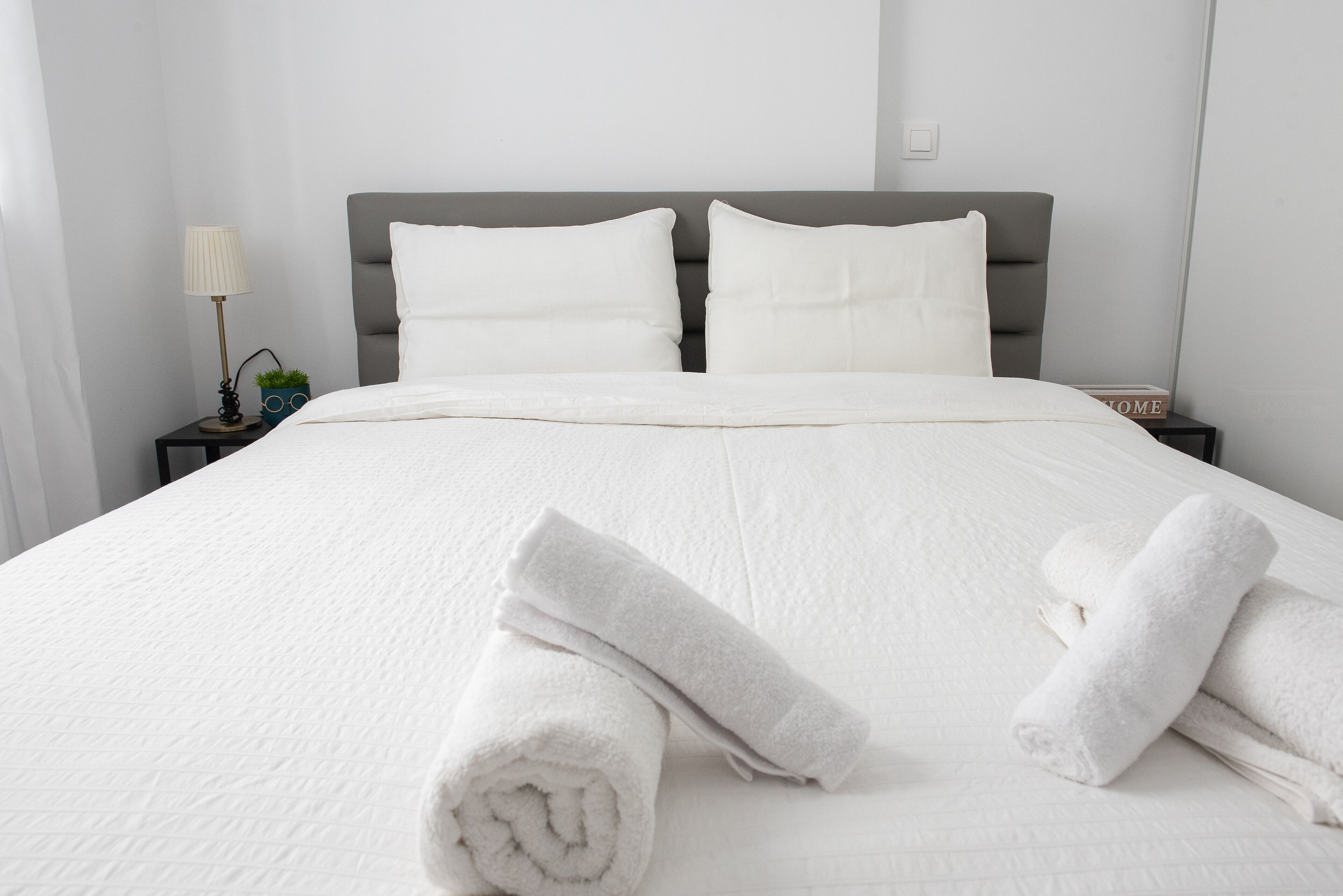 1 غرفة نوم ومكواة/لوح كي وواي فاي وملاءات أسرّة