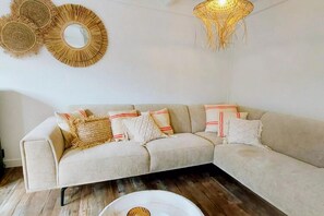 Smart TV - Cozy holiday home in Nieuwpoort with swimming pool (Nieuwpoort)