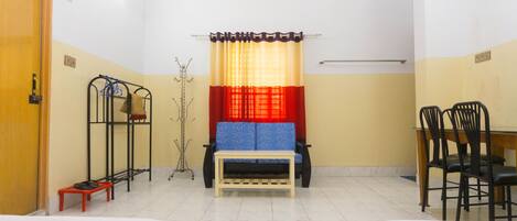 1 camera, una scrivania, Wi-Fi gratuito, lenzuola