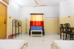 1 sovrum, skrivbord, gratis wi-fi och sängkläder